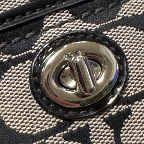 Coach Wristlet signature Monogram Black and White Purse - Picture 11 of 16